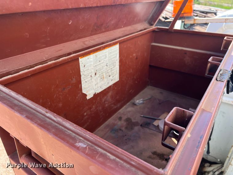 image for item DS3084 2010 International DuraStar 4300 bucket truck