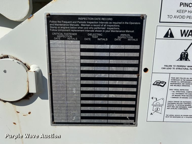 image for item DS3084 2010 International DuraStar 4300 bucket truck