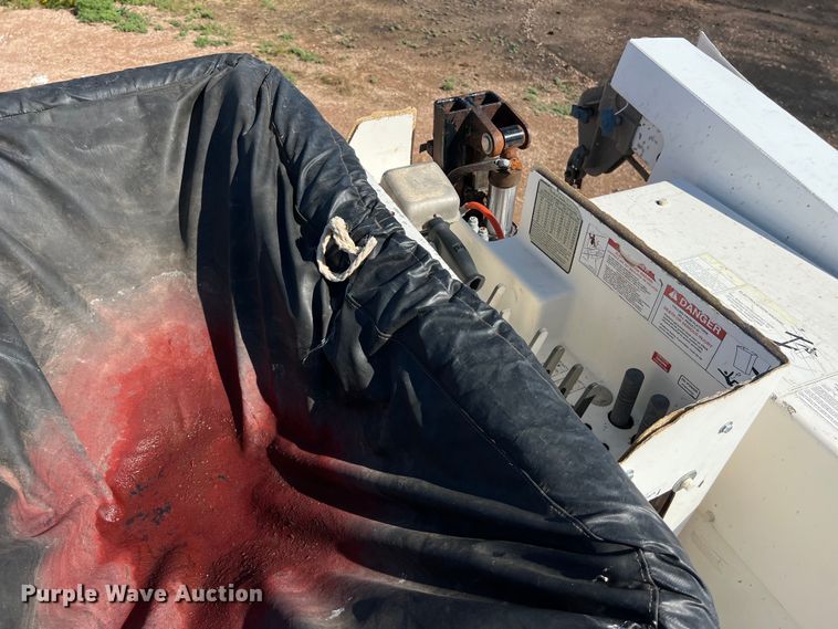 image for item DS3084 2010 International DuraStar 4300 bucket truck