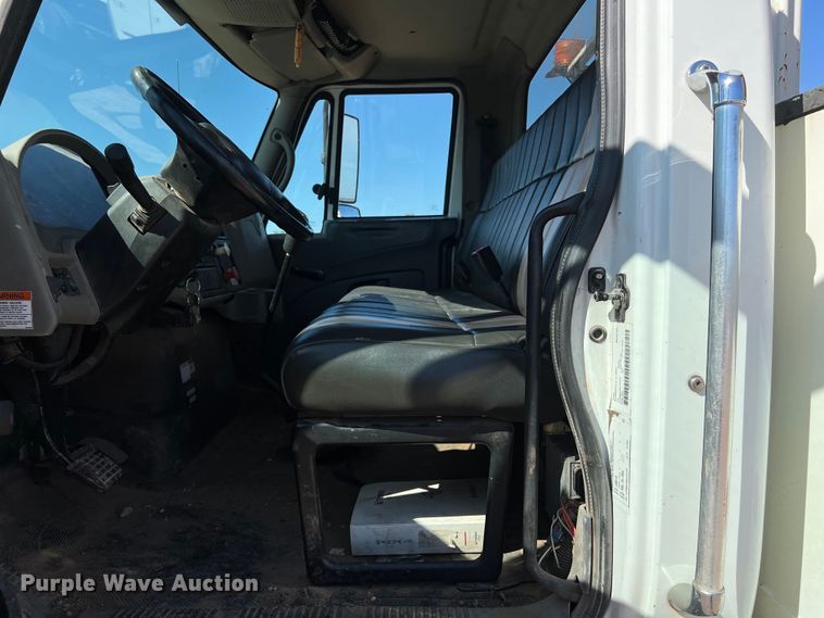 image for item DS3084 2010 International DuraStar 4300 bucket truck