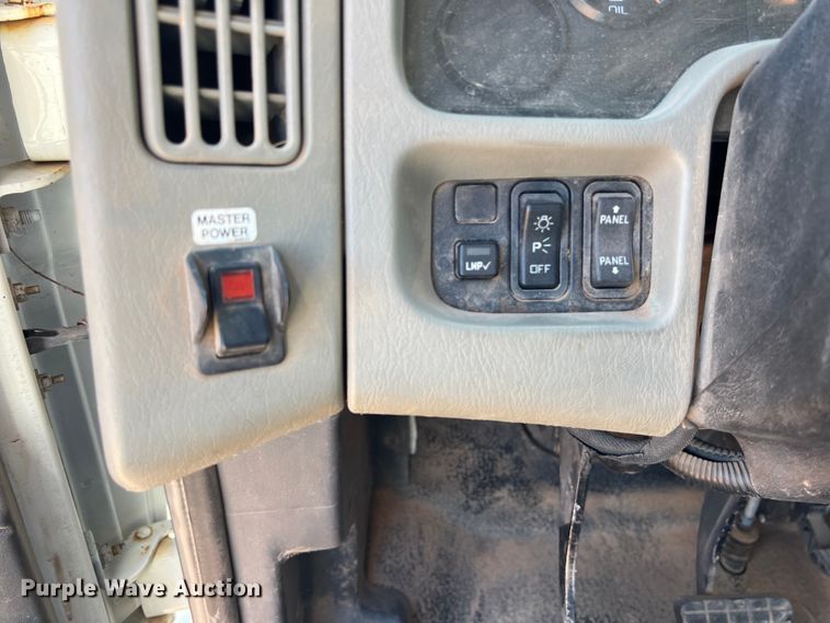 image for item DS3084 2010 International DuraStar 4300 bucket truck