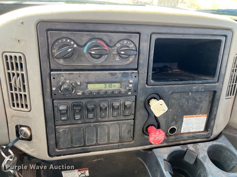 image for item DS3084 2010 International DuraStar 4300 bucket truck