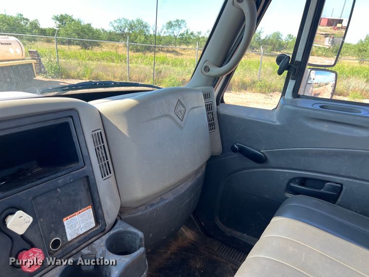 image for item DS3084 2010 International DuraStar 4300 bucket truck