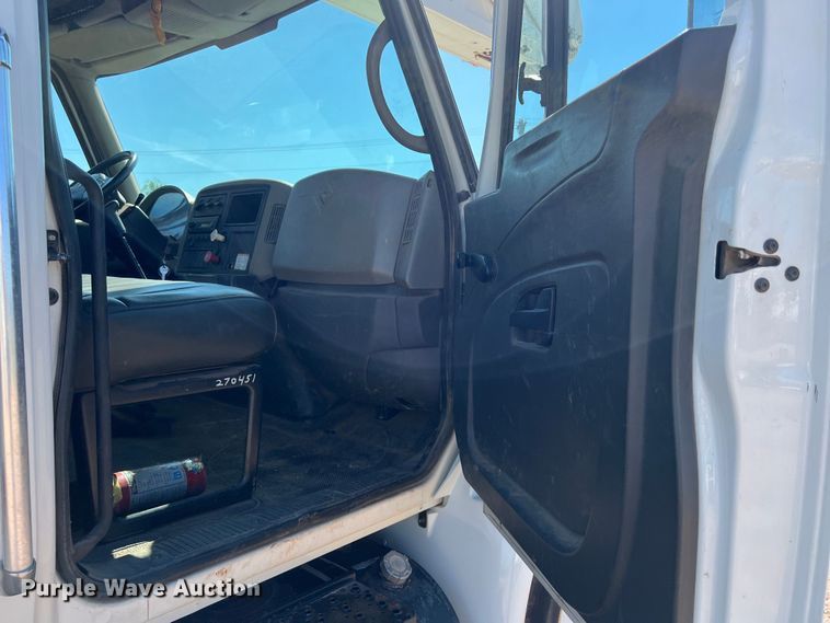 image for item DS3084 2010 International DuraStar 4300 bucket truck