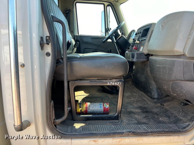 image for item DS3084 2010 International DuraStar 4300 bucket truck