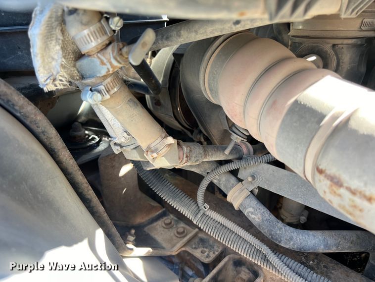 image for item DS3084 2010 International DuraStar 4300 bucket truck