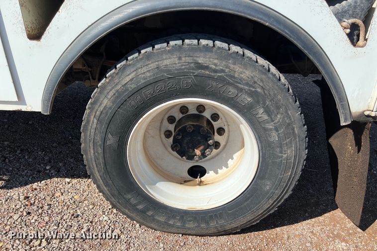 image for item DS3084 2010 International DuraStar 4300 bucket truck