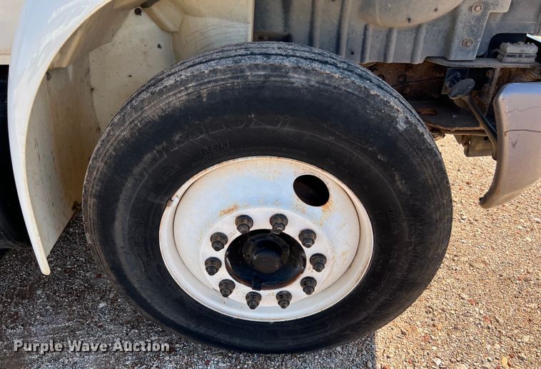 image for item DS3084 2010 International DuraStar 4300 bucket truck