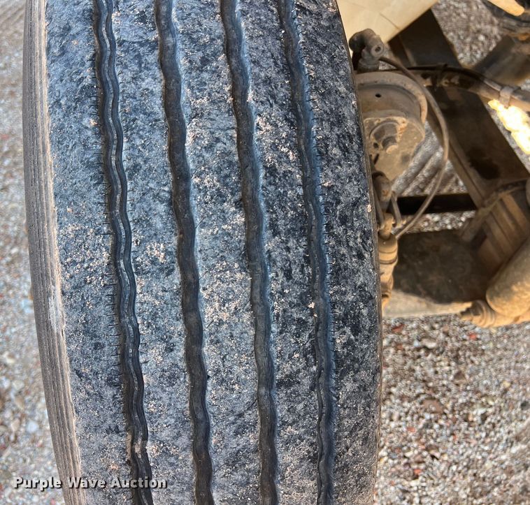 image for item DS3084 2010 International DuraStar 4300 bucket truck