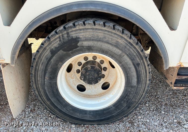 image for item DS3084 2010 International DuraStar 4300 bucket truck