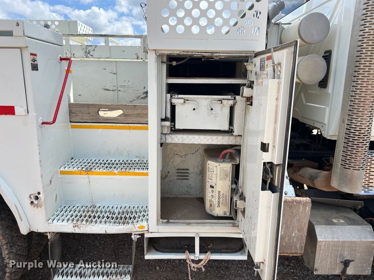 image for item DS3085 2012 International WorkStar 7400 bucket truck