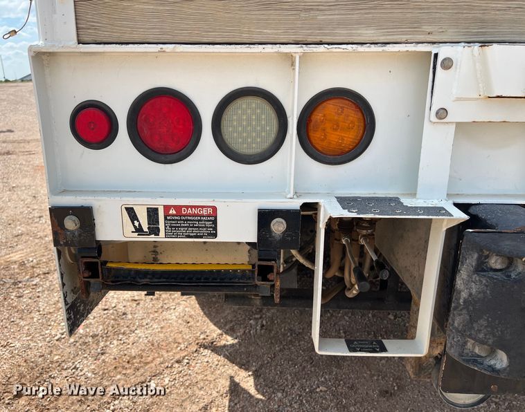 image for item DS3085 2012 International WorkStar 7400 bucket truck