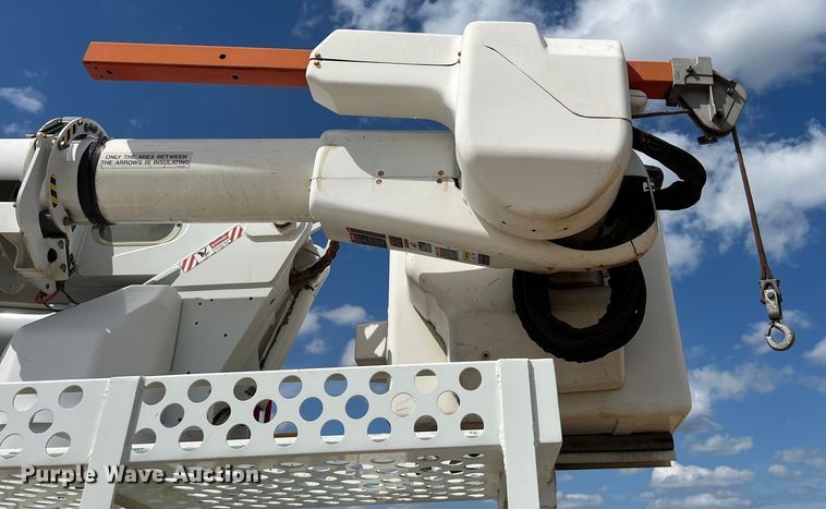 image for item DS3085 2012 International WorkStar 7400 bucket truck