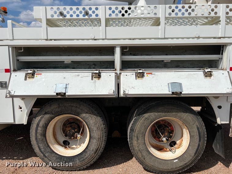 image for item DS3085 2012 International WorkStar 7400 bucket truck