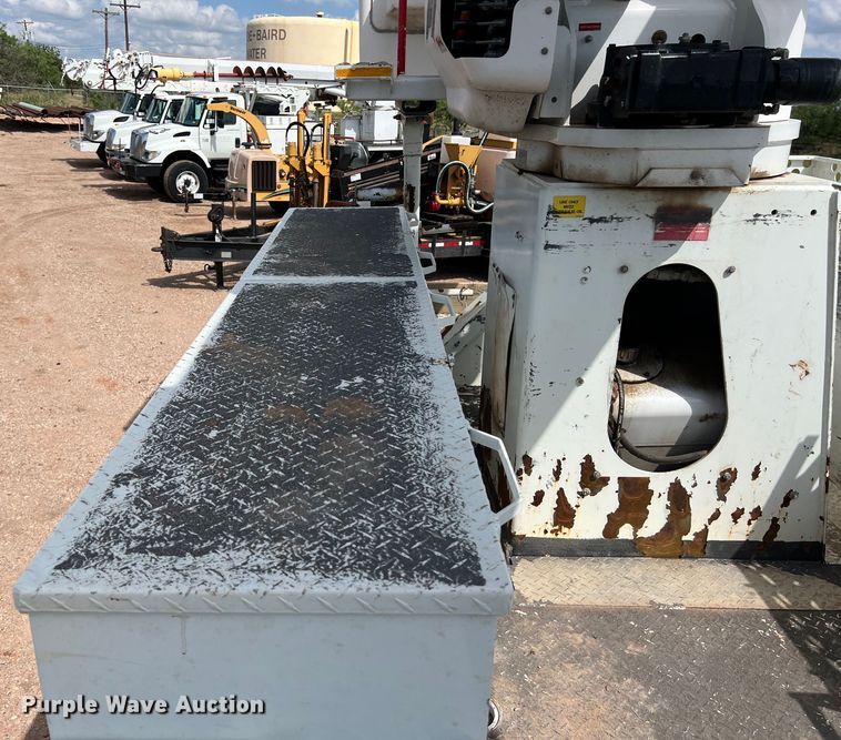 image for item DS3085 2012 International WorkStar 7400 bucket truck