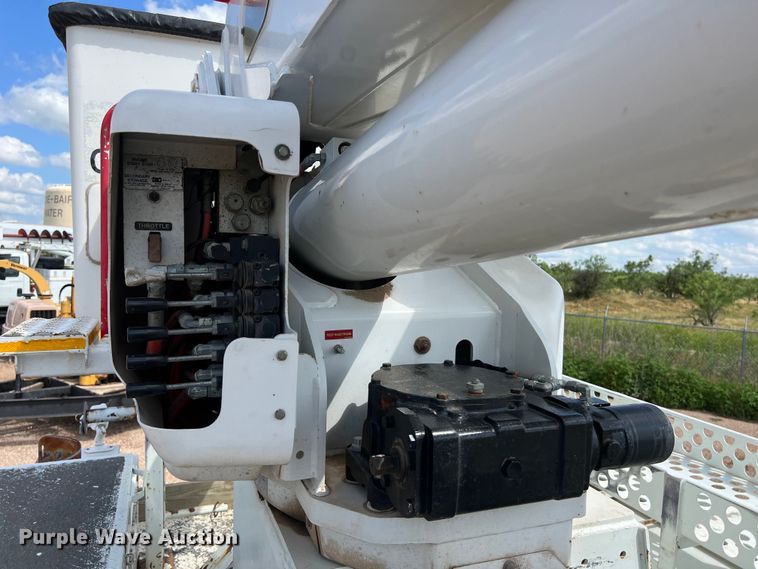 image for item DS3085 2012 International WorkStar 7400 bucket truck