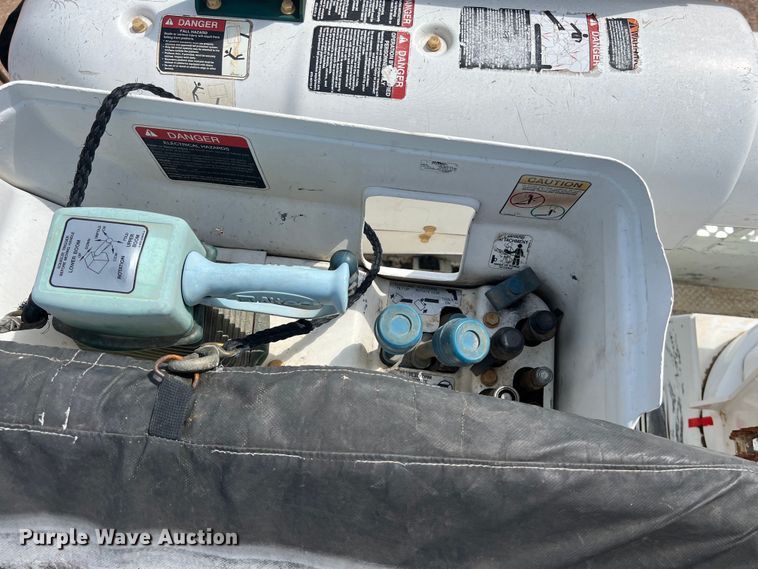 image for item DS3085 2012 International WorkStar 7400 bucket truck