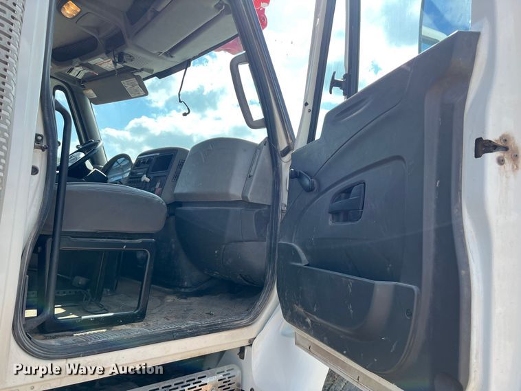 image for item DS3085 2012 International WorkStar 7400 bucket truck