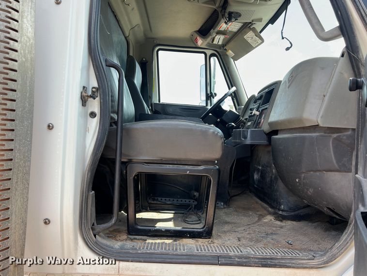 image for item DS3085 2012 International WorkStar 7400 bucket truck