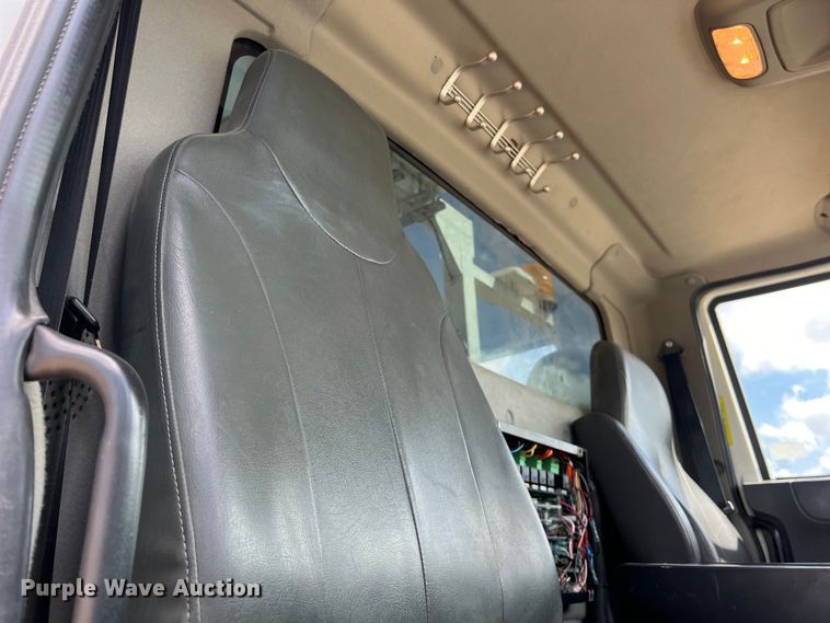 image for item DS3085 2012 International WorkStar 7400 bucket truck