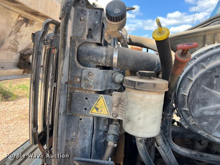 image for item DS3085 2012 International WorkStar 7400 bucket truck