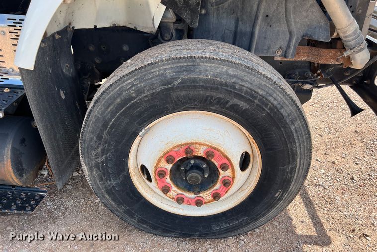 image for item DS3085 2012 International WorkStar 7400 bucket truck