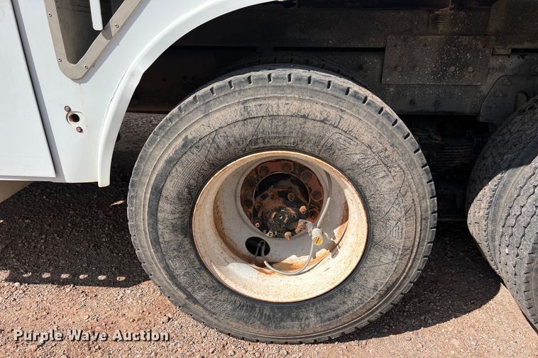 image for item DS3085 2012 International WorkStar 7400 bucket truck