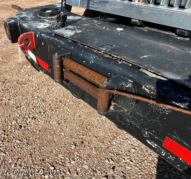 image for item DS3086 2006 International 7400 digger derrick truck