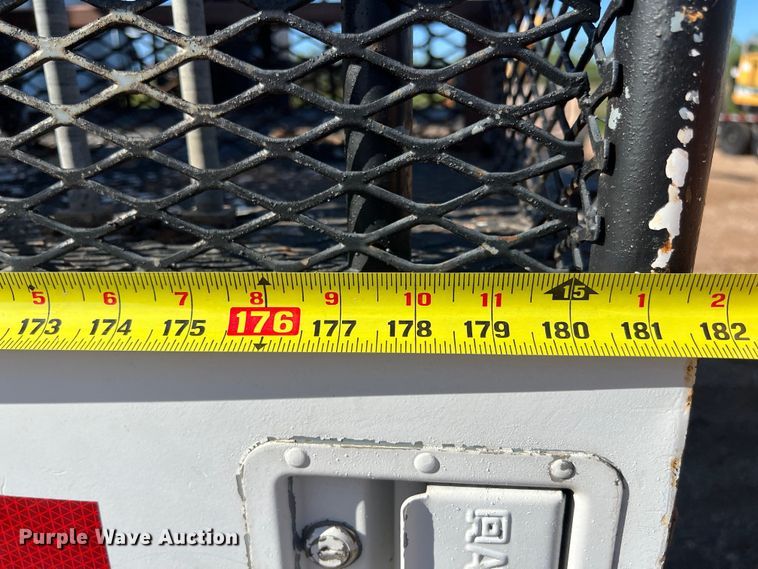 image for item DS3086 2006 International 7400 digger derrick truck