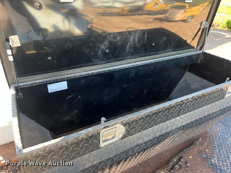 image for item DS3086 2006 International 7400 digger derrick truck