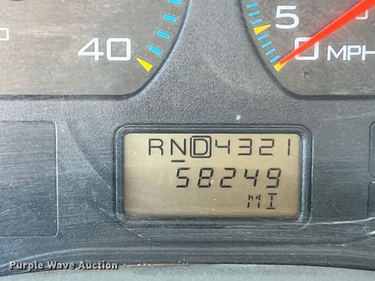 image for item DS3086 2006 International 7400 digger derrick truck