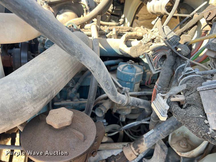 image for item DS3086 2006 International 7400 digger derrick truck