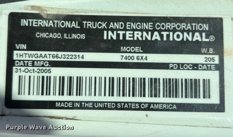 image for item DS3086 2006 International 7400 digger derrick truck
