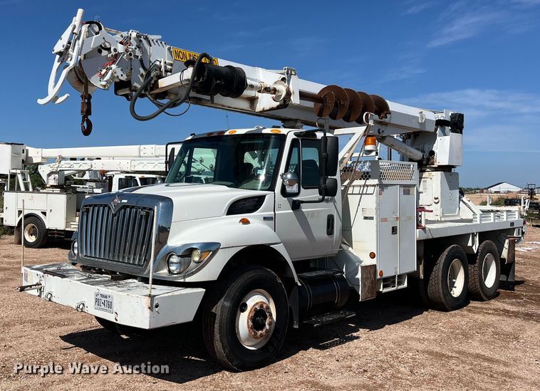 image for item DS3091 2008 International WorkStar 7400 digger derrick truck