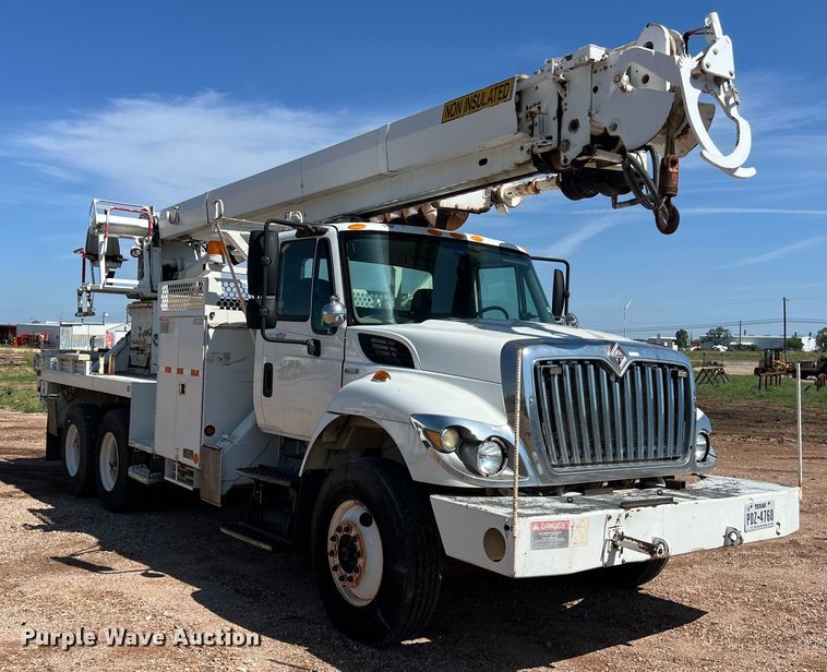 image for item DS3091 2008 International WorkStar 7400 digger derrick truck