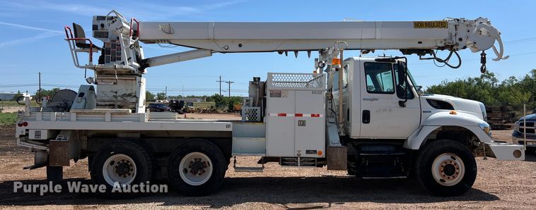 image for item DS3091 2008 International WorkStar 7400 digger derrick truck