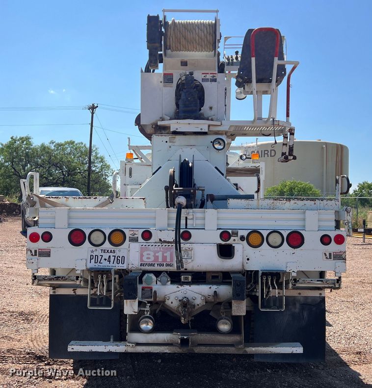 image for item DS3091 2008 International WorkStar 7400 digger derrick truck