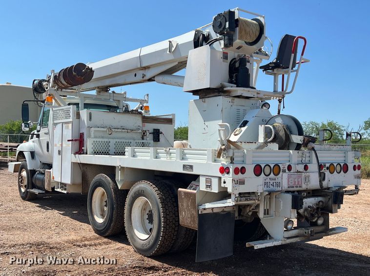 image for item DS3091 2008 International WorkStar 7400 digger derrick truck