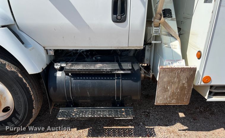 image for item DS3091 2008 International WorkStar 7400 digger derrick truck