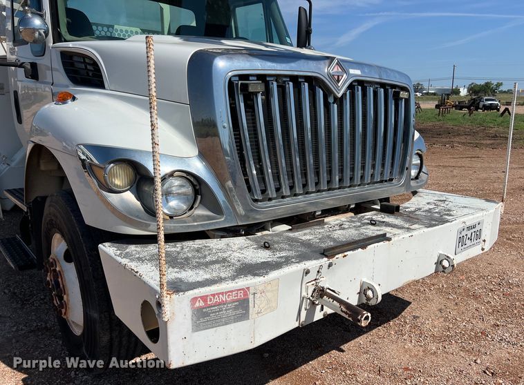 image for item DS3091 2008 International WorkStar 7400 digger derrick truck