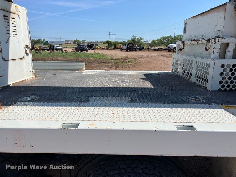 image for item DS3091 2008 International WorkStar 7400 digger derrick truck