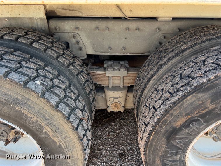 image for item DS3091 2008 International WorkStar 7400 digger derrick truck