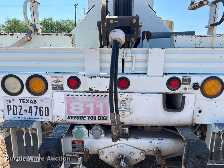 image for item DS3091 2008 International WorkStar 7400 digger derrick truck