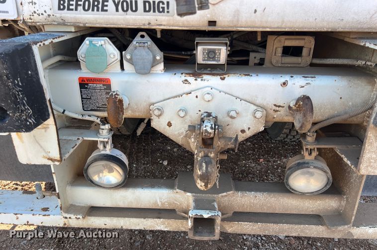 image for item DS3091 2008 International WorkStar 7400 digger derrick truck