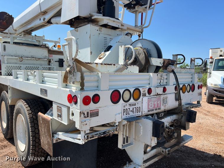 image for item DS3091 2008 International WorkStar 7400 digger derrick truck