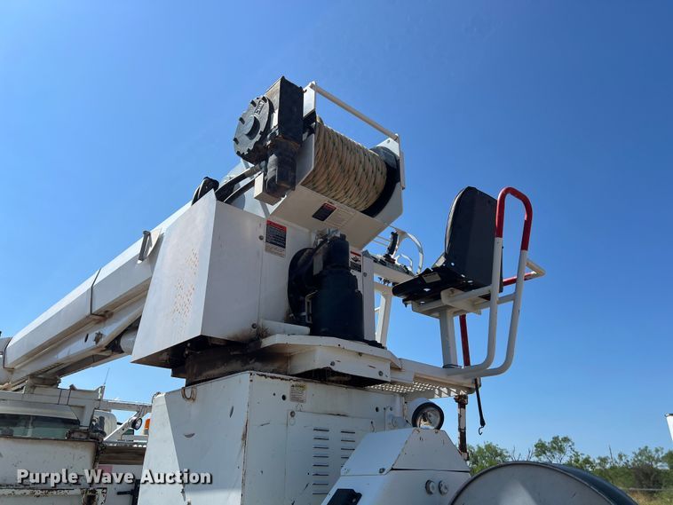 image for item DS3091 2008 International WorkStar 7400 digger derrick truck