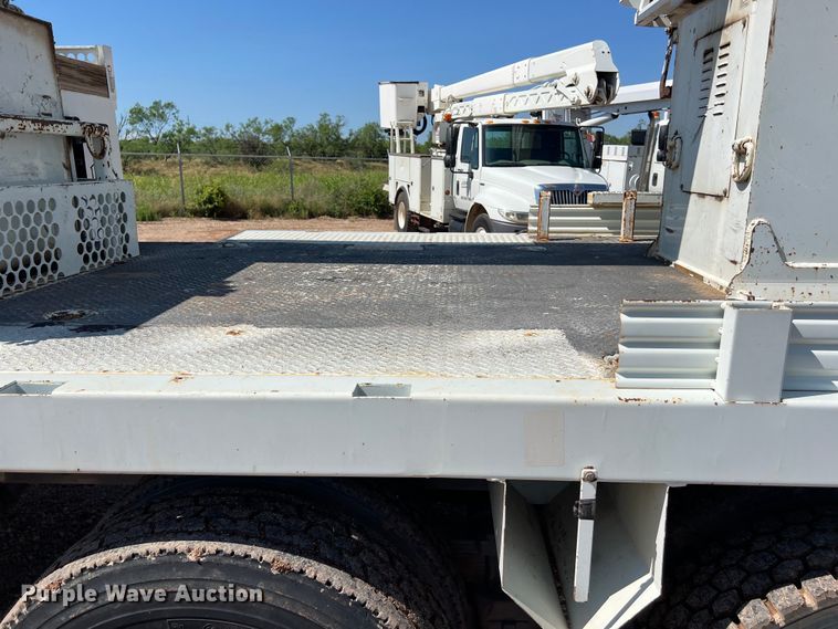 image for item DS3091 2008 International WorkStar 7400 digger derrick truck