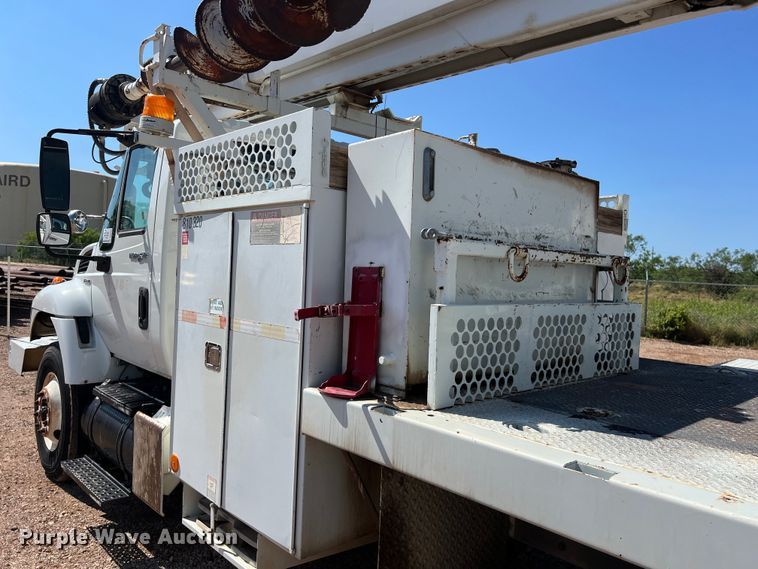 image for item DS3091 2008 International WorkStar 7400 digger derrick truck