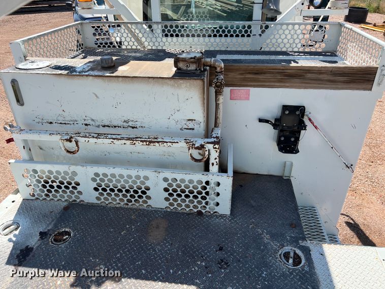 image for item DS3091 2008 International WorkStar 7400 digger derrick truck