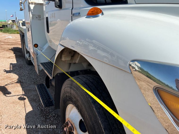 image for item DS3091 2008 International WorkStar 7400 digger derrick truck